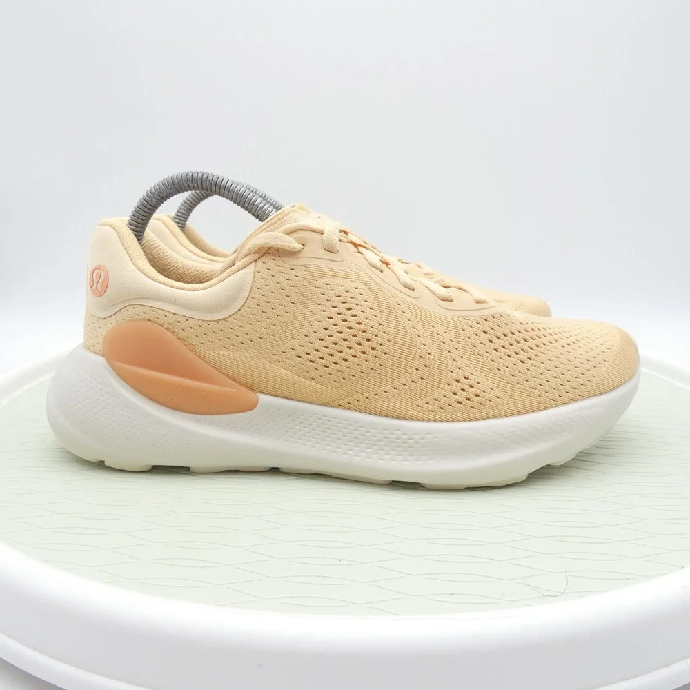 Lululemon Beyondfeel Running Shoes Haye Light Ivory Peach LW9FGCS Womens 8.5